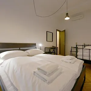 Szálloda Atik, Ljubljana